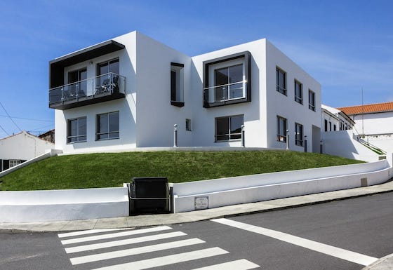The expedition base, a comfortable seaside guesthouse